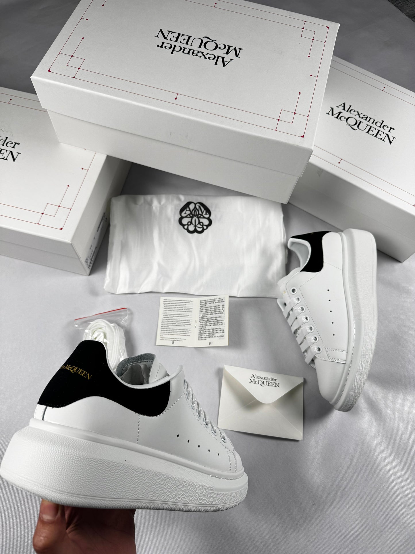 Alexander McQueen Blancas